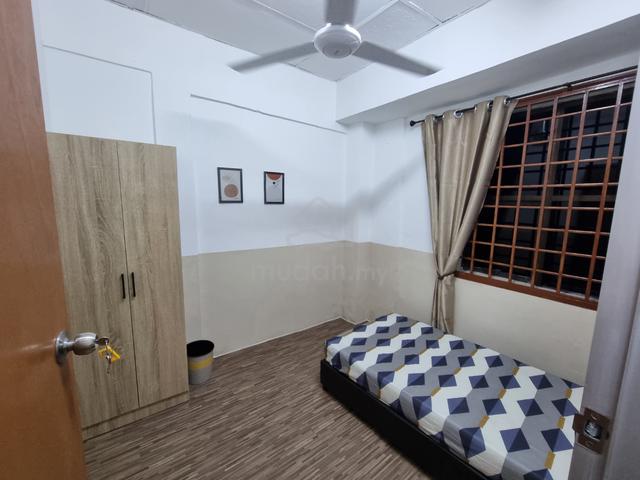 15mins to CIQ 10mins to Larkin Sentral Cosy Comfortable and Affordable 3