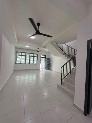 Jalan Pulai Mutiara / Acacia 1