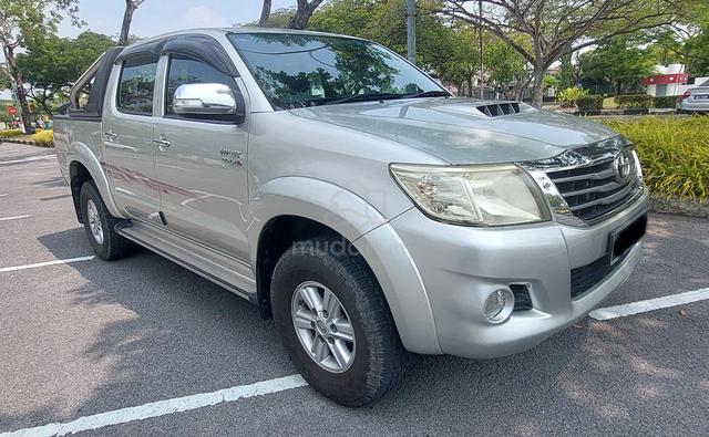 FOR SALE: 2012 Toyota Hilux Double Cab - 1