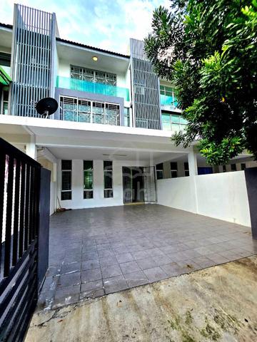 FREEHOLD 7 Rooms 3 Storey Terrace House Bangi Avenue 3 1