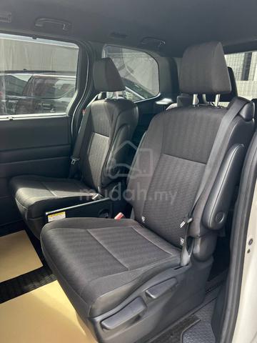 Toyota Voxy 2.0 Unreg/FULL LOAN/8 YEARS WARRANTY - 5