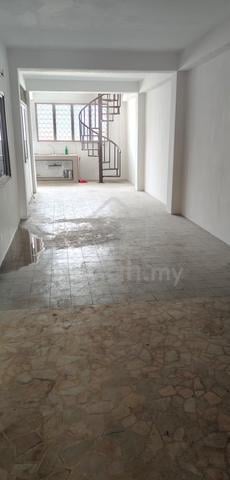 Taman Maju Jaya @ Ulu Tiram Double Storey Shop Lot of Renovated 1st Fl 1