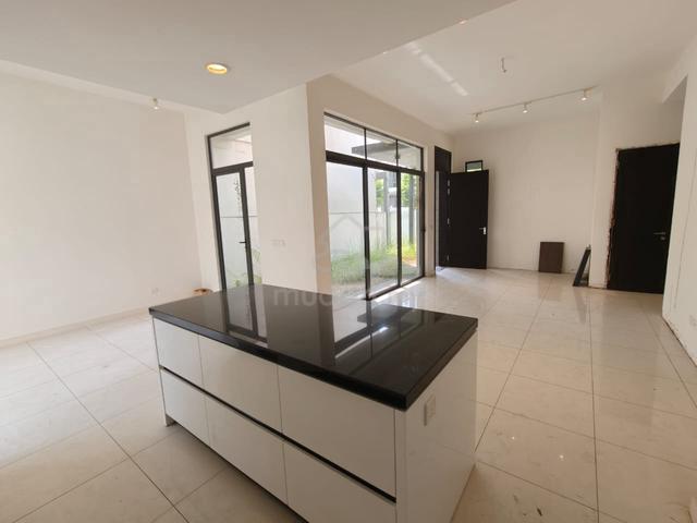 Avira Medini Iskandar Double Storey Terrace House For Rent 1