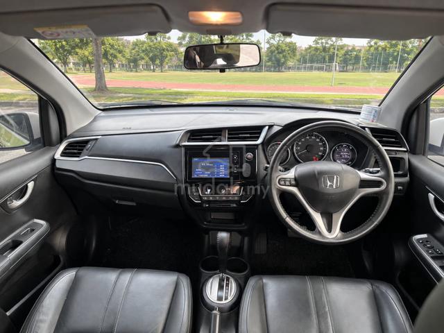 2017 Honda BR-V 1.5 V -- (A) low miles F/L - 3