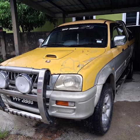 2002 Mitsubishi STORM 2.5 GLS (A) - 3