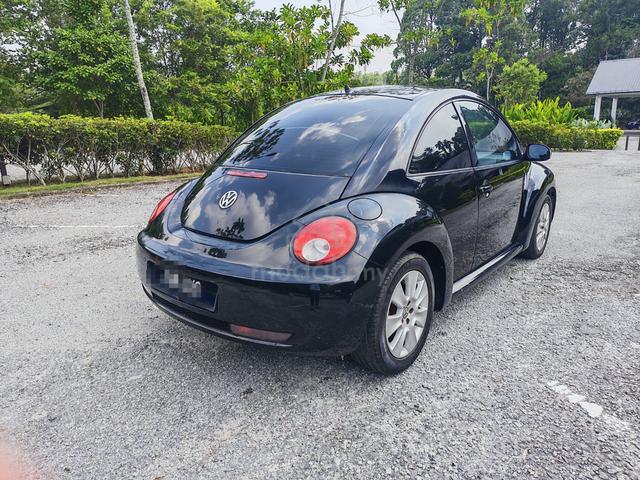 2011 Volkswagen BEETLE 1.6 (A) - 2