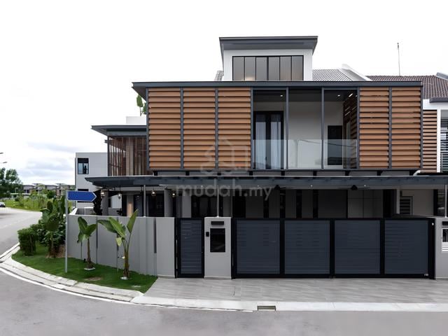[Sendayan Fully Furnished Corner Lot] with 20 Ft Extra Land Extend !!! 1