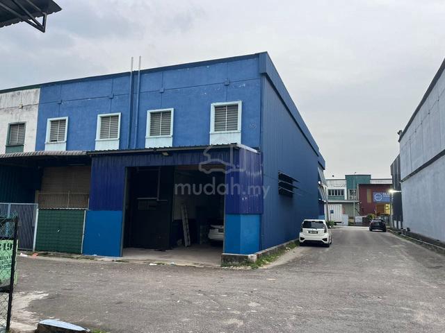 Mount Austin 1.5 Storey Terrace Factory End Lot 30x130 1