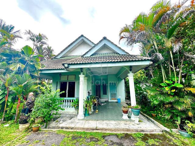 Rumah Banglo Dengan Tanah Luas 5,425 SQ. FT- KG MELAYU SUBANG For Sale 1