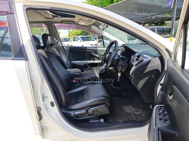 2012 Honda STREAM RX-Z 1.8 (AUTO) - 4
