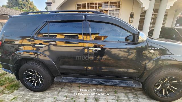 2011 Toyota FORTUNER 2.7 V FACELIFT (A) - 1
