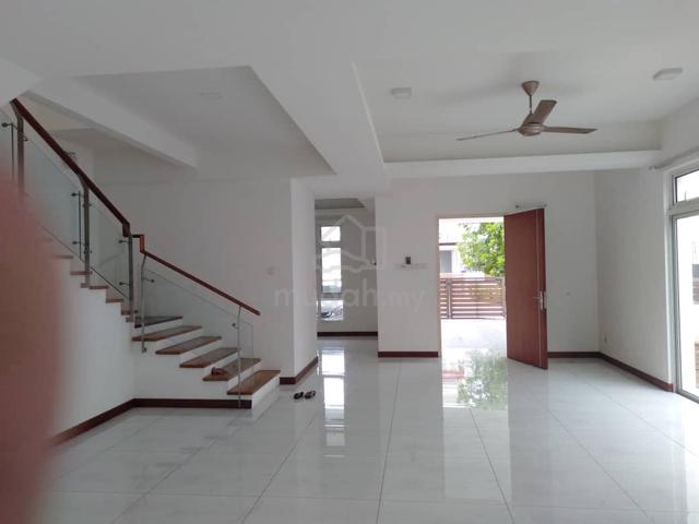 New 2 storey bungalow house at casa idaman , Bandar Setia alam 1