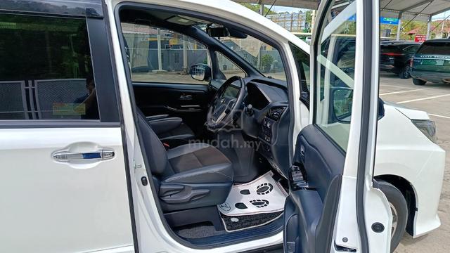 2021 Toyota NOAH 2.0 SI (A) - 4