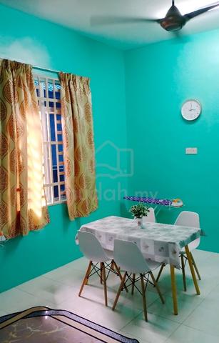 Bilik Sewa Perempuan 1