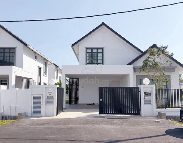 Extra Backyard Land Ready Unit 1.5 Storey Bungalow 50x80sqft Bemban 1