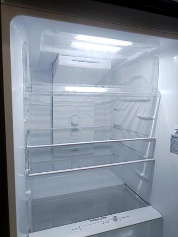 HAIER 216L Refrigerator Fridge Peti Ais  - photo 3 of 6