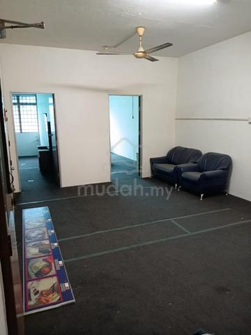Senai Utama 3 Storey Shop For Sale 1