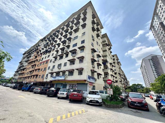 Aman Putra Apartment 1