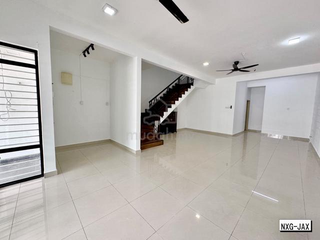 Double Storey @ Bandar Bukit Raja (Cogan) Move In Ready 1
