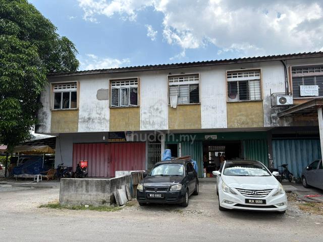 Sg jelok, kajang town, first floor shop office/hostel 1