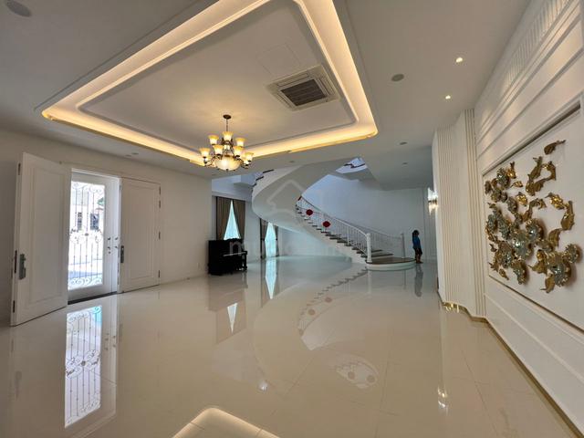 Batu Ferringhi Luxury 3-Strorey Bungalow Freehold Land 13628sqft 1