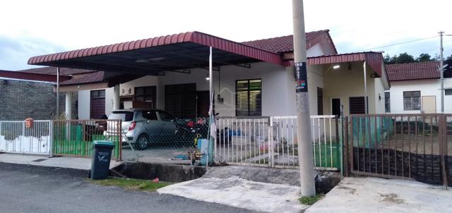 Bilik Loteng Lelaki 1