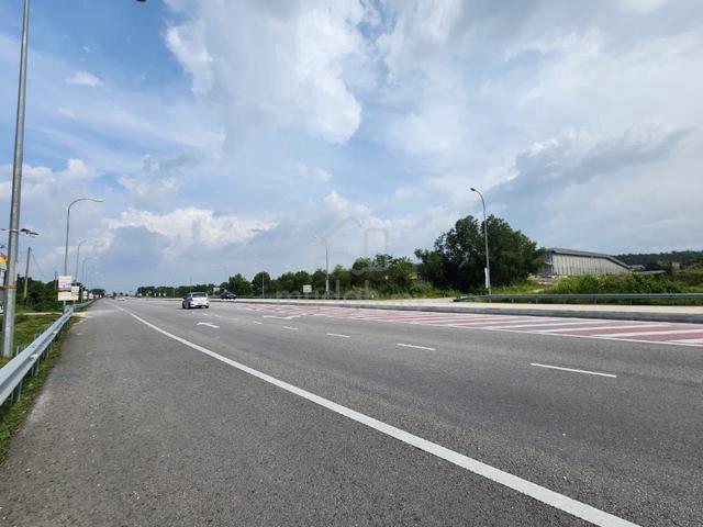 Bandar Puncak Alam , 3 acres COMMERCIAL Land (Facing Mainroad) 1