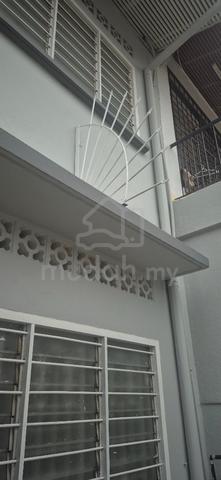 Pj sec 17 2 sty house 1