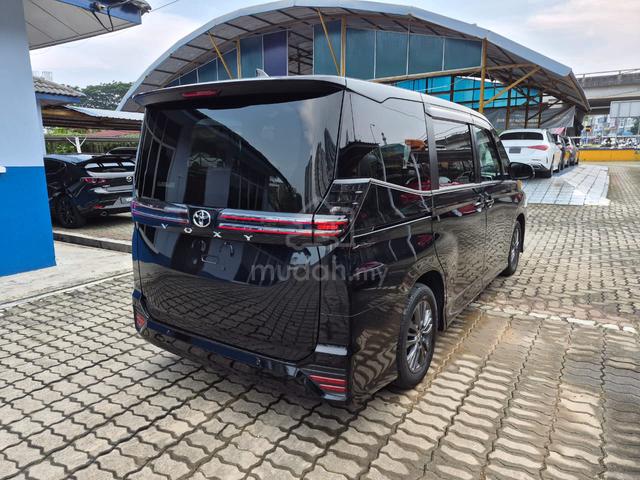 2022 Toyota VOXY 2.0 S-G (A) , 7 SEATERS - 4