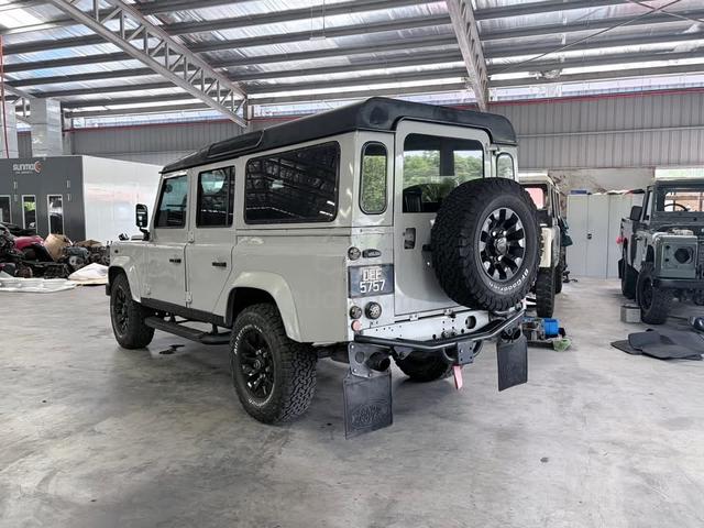 2001 Land Rover DEFENDER 110 2.5 (M) - 2
