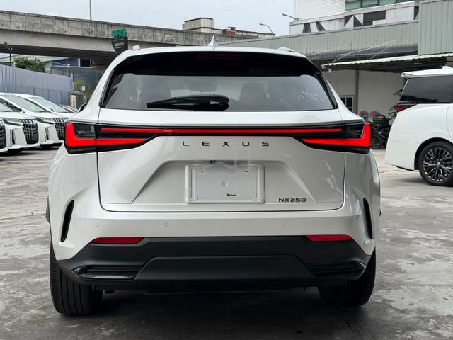 2022 Lexus NX250 2.5 VERSION L Panoramic Roof 208K - 3