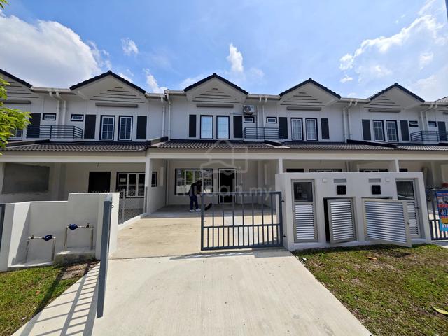 SEWA | Double Storey M Senyumia, Bandar Baru Salak Tinggi 1