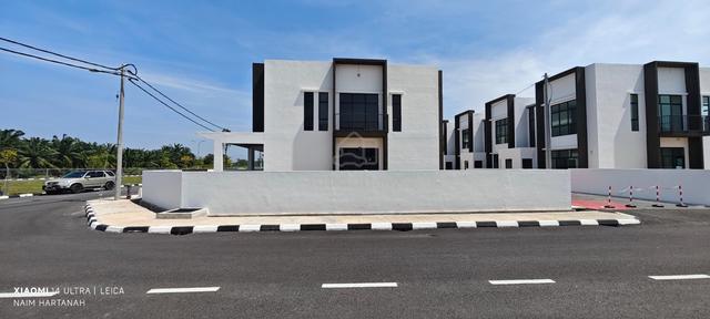 La Casa fasa 3 , Lunas 3