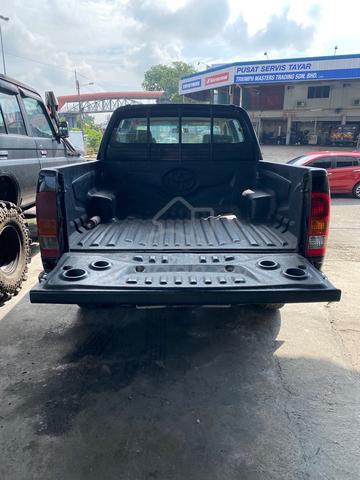 2005 Toyota HILUX 2.5 G MY05 KUN25R (A) - 2