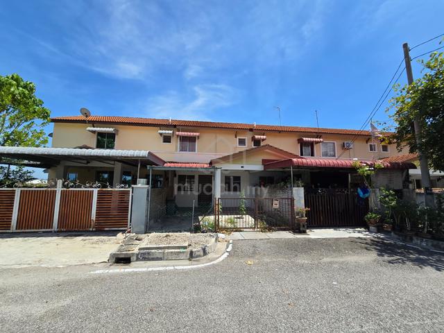 Cheap🔥 Halaman Seroja🔥 Double Storey🔥 Basic Furnish🔥 1