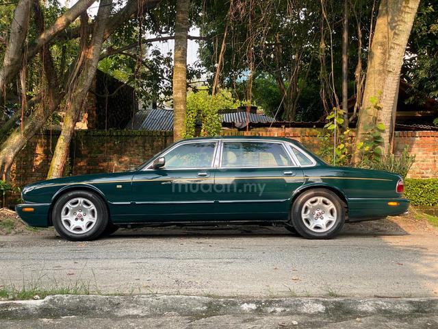 1999 Jaguar Daimler 4.0 L V8 LWB - 5