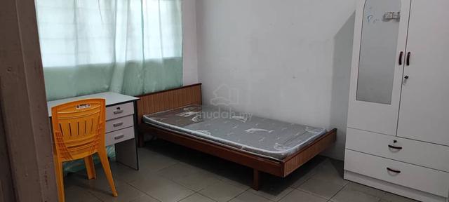Room for rent Taman Mitzi near hospital Papar - Female only 1