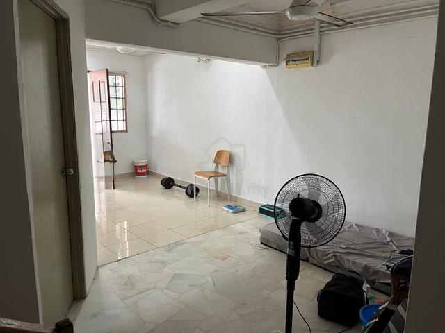 Segambut | 2 Storey House | 5 Rooms 3 Bathroom | Well Maintained House 1