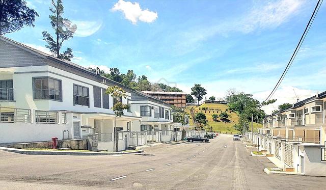FREEHOLD + MALAY RESERVED | Semi D Tmn Desaria Indah, Batu Caves 1