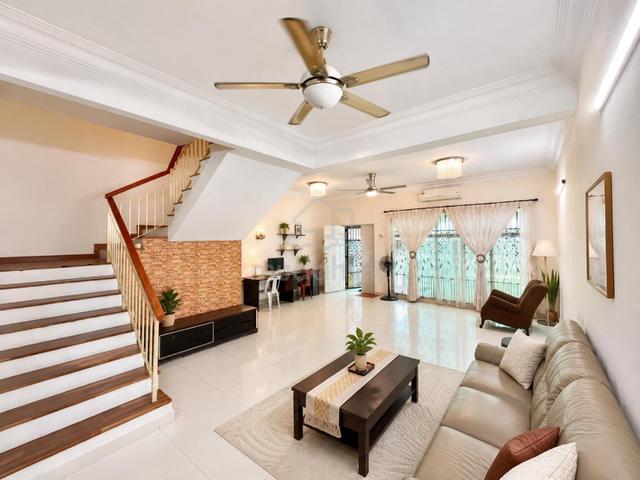 NICE RENOVATED⭐ Double Storey Terrace Taman Putra Impiana Puchong 1