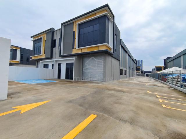 New Semi-D Warehouse For Rent @ Eco Business Park (Centre Gate) 1