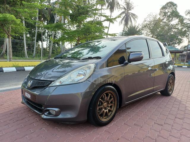 2013 Honda JAZZ VTEC 1.5 FACELIFT (A) - 1