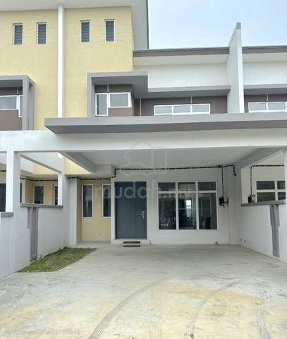 Double Storey Terrace  D’cendana,  Bandar Tasik Kesuma,  Beranang. 1