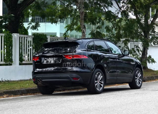 2016 Jaguar F-PACE 2.0 R-SPORT (A) - 2