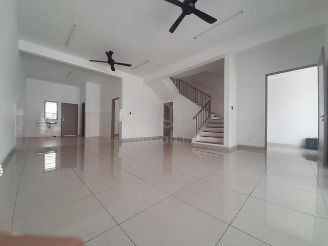 NEAR LRT BIG SIZE💥24x75💥 Kota Bayuemas Klang, 2 Storey 1