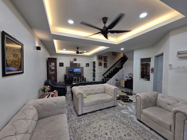 Renovated Unit. Teres 2 Tingkat, Taman Alam Megah Seksyen 27. 1