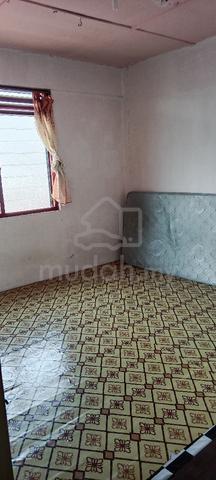 Medium Room 1