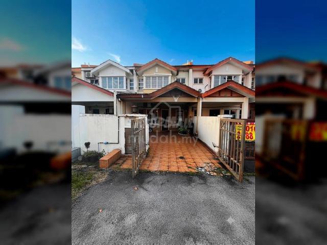 FREEHOLD RENOVATED GUARDED Teres 2 Tingkat Taman Putra Prima, Puchong 1