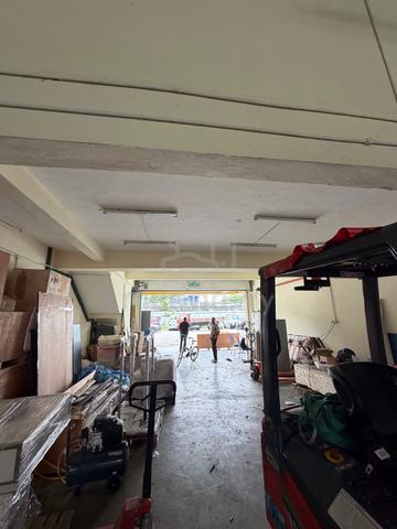 Puchong Utama warehouse and factory for Rent 1