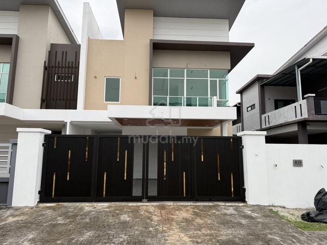 CANARY GARDEN SEMI DETACHED 40 x 80ft 1